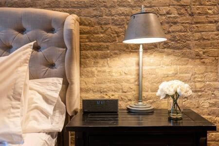 Hip Urban Loft-Small Town Charm-124 Lofts #2 West Dundee المظهر الخارجي الصورة